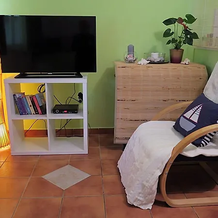 Vera - Comfort One-bedroom With Terrace And Sea View Irena