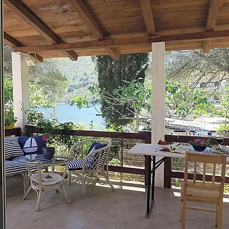 Vera - Comfort One-bedroom With Terrace And Sea View Irena