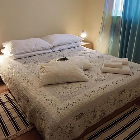 Apartment Vera - Comfort One-bedroom With Terrace And Sea View Irena Okuklje