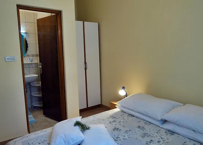 Vera - Comfort One-bedroom With Terrace And Sea View Irena Appartement