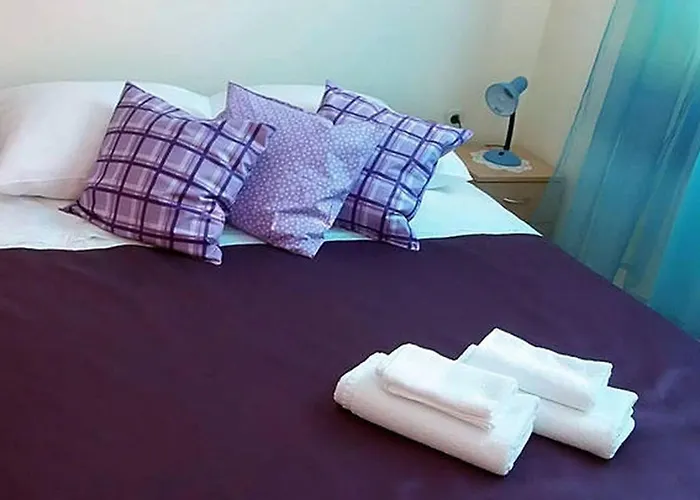 Vera - Comfort One-bedroom With Terrace And Sea View Irena Okuklje