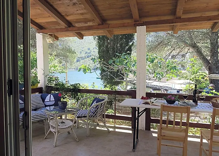 Vera - Comfort One-bedroom With Terrace And Sea View Irena